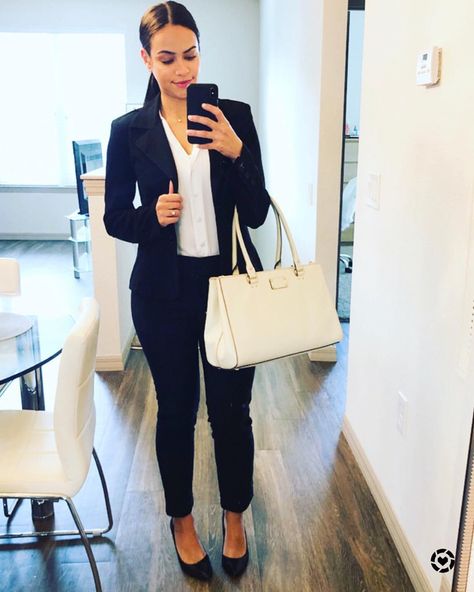 #jobinterview hashtag on Instagram • Photos and Videos Nurse Interview Outfit, Nursing Interview Outfit, College Interview Outfit, School Interview Outfit, Medical School Interview Outfit, Receptionist Outfit, Pa School Interview, College Interview, Interview Fits