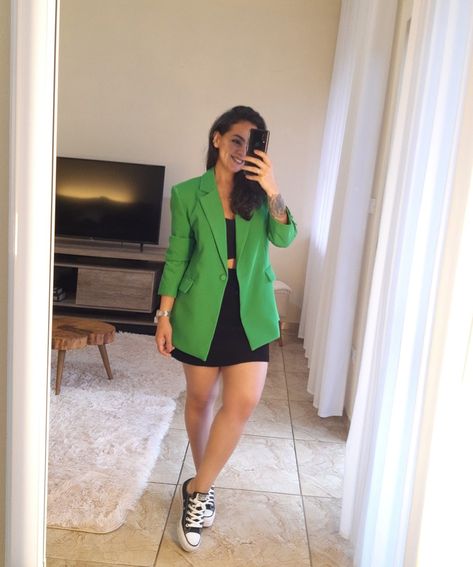 Look com blazer verde, look com tênis, look com saia preta, look com allstar, blazer verde shein, look shein, Outfit Saco Verde, Outfits Con Blazer Verde, Blazer Verde Outfits Mujer, Look Blazer Verde, Looks Com All Star, Shein Blazer, Vestido Shein, Blazer Verde, Blazer Look