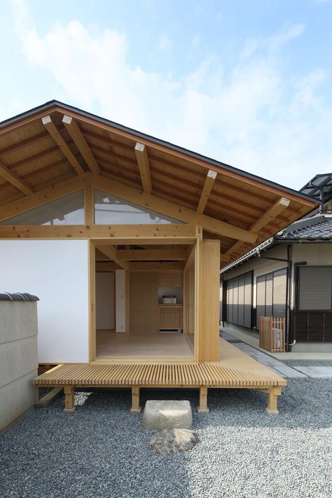 Japanese Interior, Japanese Roof, Japanese Homes, Japanese House Design, Japanese Home Design, Japanese Tea House, Japanese Style House, Traditional Japanese House, Wooden Structure