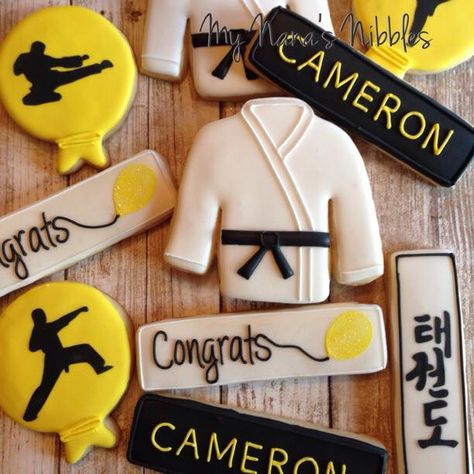 My Nana's Nibbles Taekwondo Display, Karate Cookies, Karate Cake, Karate Birthday, Cookies Design, Sports Crafts, Color Flow, Cookie Cake Birthday, Cold Brew Coffee Maker