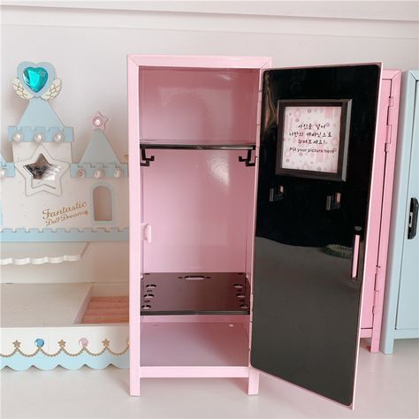 Mini Locker Aesthetic, Mini Locker Decor, Diy Mini Locker, Storage Aesthetic, Mini Locker, Locker Shelf, Retro Room Ideas, Small Lockers, Mini Cabinet