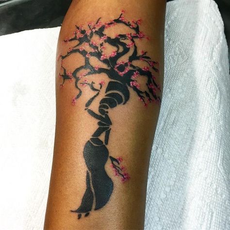 Black Sheep Tattoo, Afro Tattoo, Tree Tat, Sheep Tattoo, Africa Tattoos, African Tattoo, Tattoo Forearm, Black Girls With Tattoos, Tattoos For Black Skin