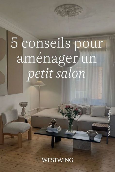 Vous cherchez des idées déco pour un petit salon ? Nous vous expliquons comment créer un petit salon cocooning et cosy. Si vous habitez dans un petit appartement ou dans un studio, vous savez qu'il peut être compliqué d’organiser votre salon, qui est également votre chambre et parfois même votre cuisine. Cliquez pour retrouver nos conseils pour bien choisir vos meubles, comment les disposer et quelles couleurs privilégier tout en donnant du style à votre intérieur avec une déco bien choisie. Tiny Half Bath, Dubai Property, Bathroom Big, Aesthetic Bathroom, Vintage Bath, Deco Salon, Minimalist Bathroom, Bathroom Wallpaper, Decor Home Living Room