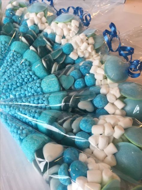 Blue Sweet Cones, Food Ideas For Winter Wonderland Party, Sweet Cones Ideas Diy, Blue Party Ideas Decoration, Sweet Cones Ideas Kid Parties, Baby Blue Birthday Party Decorations, Baby Shower Desert Ideas, Candy Cones Party Favors, Blue Snacks For Party