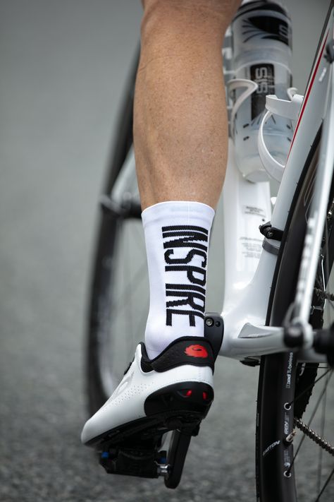 Cycling Socks Design, Nike Socks Aesthetic Outfit, Outfits With Nike Socks, Nike Socks Aesthetic, Nike Socks Women, Nike Socks Outfit, Sock Inspiration, Black Nike Socks, Socks Photoshoot