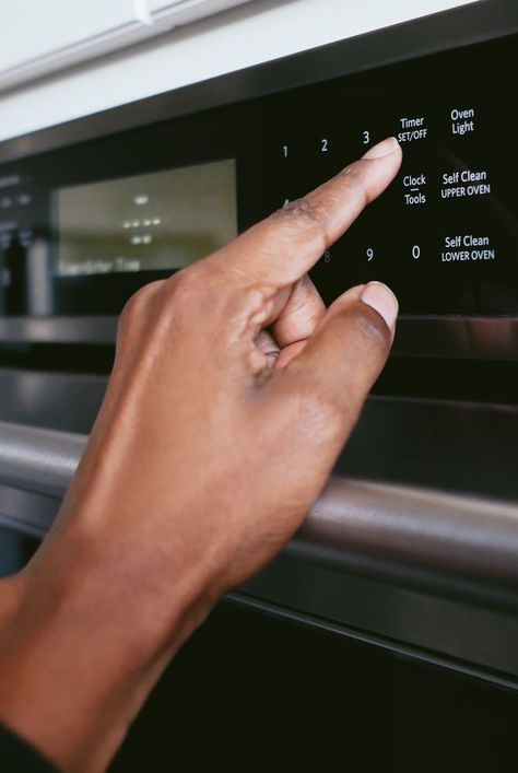 Learn about oven settings so you can make sure you're probably using the appliance for the best cooking results possible. #southernliving #oven #cookingtips #kitchen Kitchen Aide, Art Assessment, Double Oven Kitchen, American Words, Dish Warmer, Conventional Oven, Cookie Tray, Pie Dough, Electric Oven