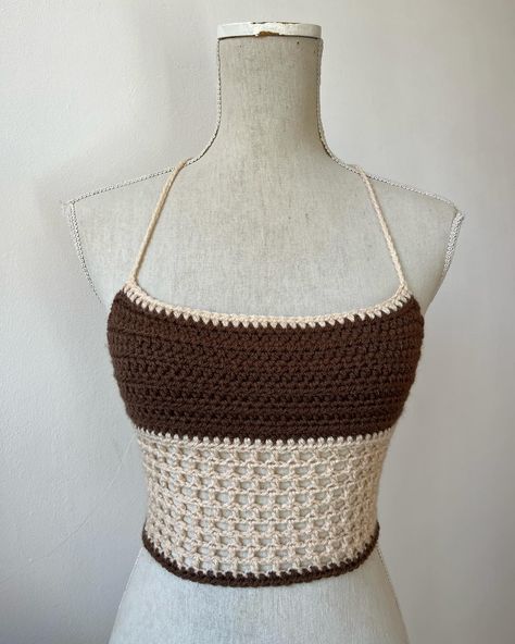 Crochet Top Two Colors, Beige Crochet Top, Ocean Crochet, Crochet Dress Pattern Free, Quick Crochet Patterns, No Dudes, Quick Crochet, Crochet Dress Pattern, Crochet Fashion