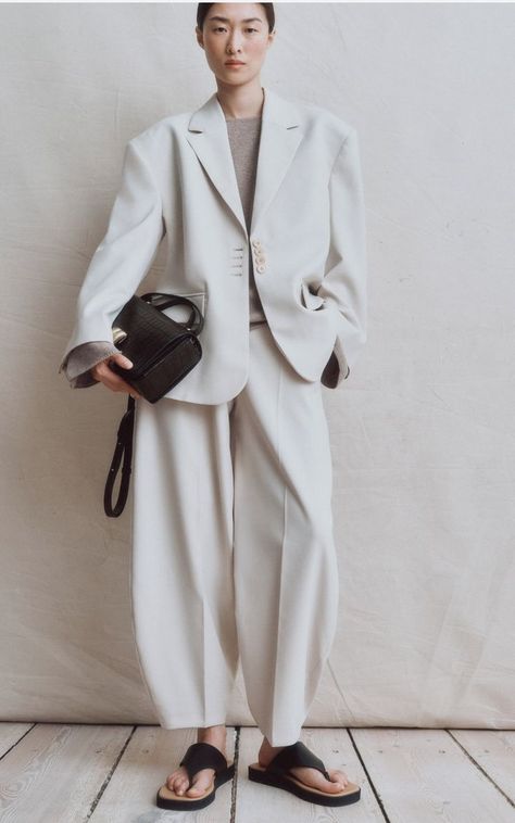 Unisex Clothes, Oversized Outfit, Woman Suit Fashion, Single Breasted Coat, Androgynous Fashion, Summer Suits, Designs For Dresses, Suit Designs, Business Suit