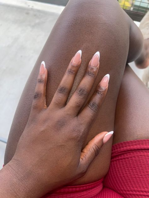 Nails on dark skin black women for luxury, classic, classy nail set. French tip almond nail inspiration for black women. Almond Nails For Black Women, French Tip On Almond Nails, Classy French Tip, Nails For Black Women, Dark Skin Nail Polish, Nails Ombré, Nails Aesthetics, Classy Almond Nails, Girl Skincare