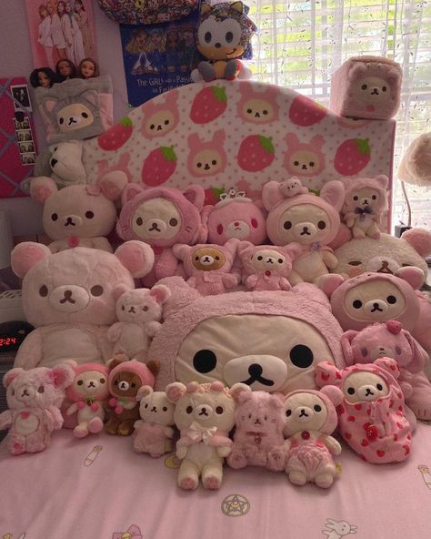 Pink Plushies, Rilakkuma Plushie, Plush Sanrio, Rooms Decoration, Kawaii Room Ideas, Rilakkuma Korilakkuma, Sanrio Aesthetic, Soft Pink Theme, Cute Bedroom Ideas