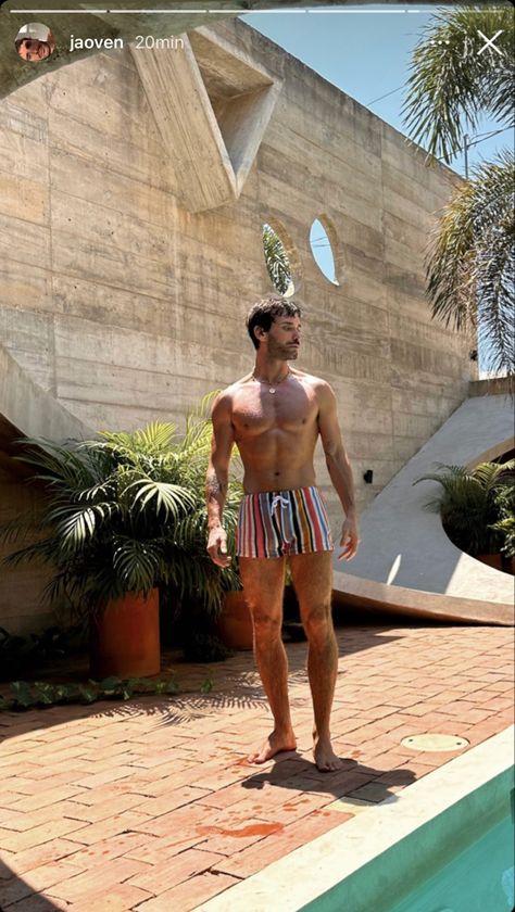 Men Swimming Aesthetic, Mens Swimsuits, Ig Poses, Swimwear Aesthetic, Mens Facial Hair Styles, Male Models Poses, Pool Fashion, Lycra Men, Fashion Boy