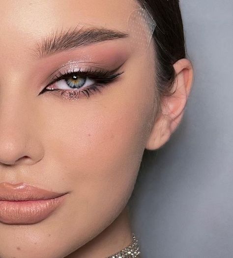 Pink Nude Makeup Looks, Good Makeup, Makeup Skills, Wedding Eye Makeup, Sparkly Makeup, Glam Wedding Makeup, Prom Eye Makeup, Graduation Makeup, Swag Makeup