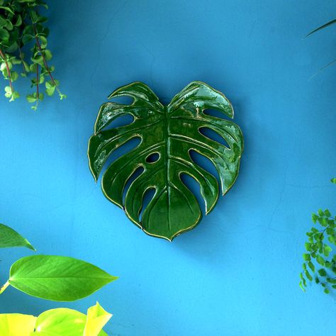 Pottery Leaf Plate, Air Dry Clay Monstera Leaf, Ceramic Monstera Leaf, Monstera Leaf Pottery, Leaf Clay Art, Pottery Leaf Bowl, Leaf Ceramic Plate, Ceramic Leaf Dish, Ceramic Leaf Bowl