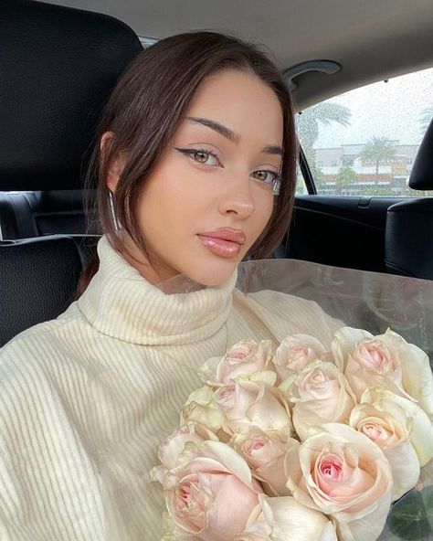 Isabel Rose, Insta Feed Goals, Isabella Rose, Feed Goals, Instagram Flowers, Rosé Instagram, Tulle Skirt, Makeup, Flowers