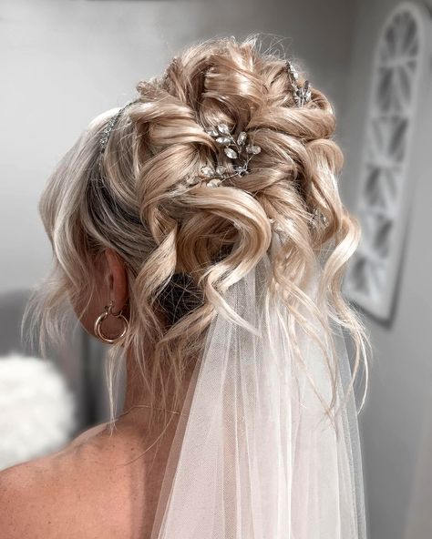 Hair by @topknotsbyaimee Lead Artist Amber @anmbridalhairstylist 🤍 High Updo Wedding Hair With Veil, Up Dos For Weddings The Bride, Wedding Veil With Updo, Bridal Updos For Medium Hair With Veil, Bridal Boho Updo, High Wedding Updo With Veil, Messy Bridal Updo With Veil, Bridal Hairstyles Updo With Veil, High Bridal Updo With Veil