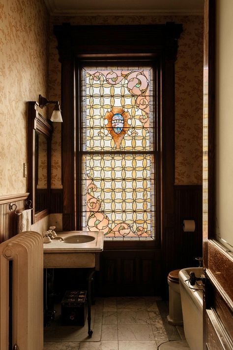 1890s Bathroom, Victorian Bathroom, Bring It Back, Vintage Bathrooms, Cottage Interiors, Vintage Bathroom, House Bathroom, Pretty House, Beautiful Bathrooms