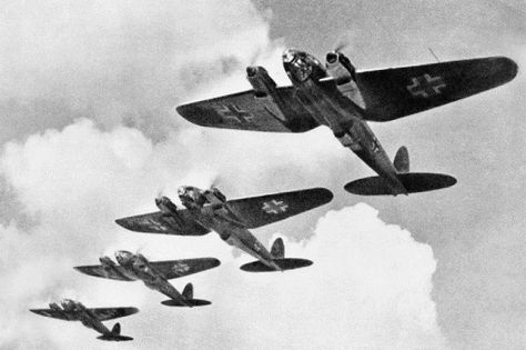 Formation of German Luftwaffe Heinkel He 111 medium bombers, around Battle of Britain period. Manfred Von Richthofen, Supermarine Spitfire, The Blitz, Ww2 Planes, Air Raid, Battle Of Britain, Wwii Aircraft, Winston Churchill, Royal Air Force