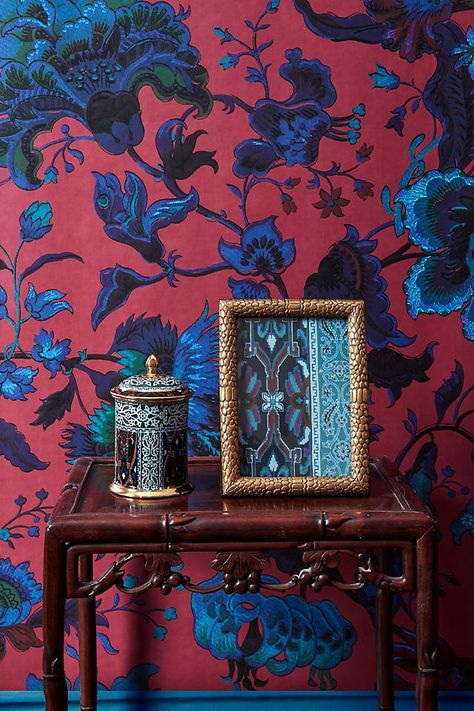 Estilo Kitsch, Eclectic Wallpaper, French Wallpaper, House Of Hackney, Maximalist Decor, Dark Interiors, Decoration Inspiration, Home Wallpaper, Vintage Wallpaper