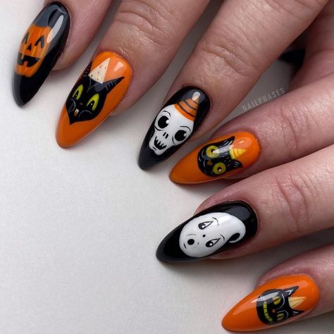 Halloween Character Nail Art, Grunge Nail Art, Classic Halloween Nail Art, Halloween Nail Sticker Designs, Jackolantern Nails Acrylic, Jackolantern Nail Design, Fun Halloween Nails, Black Halloween Nails, Horror Nails