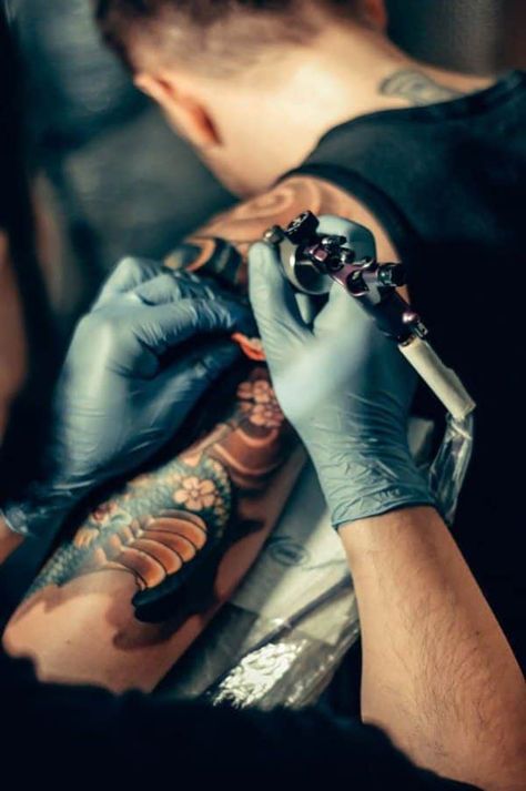 People Getting Tattoos, Tattoo Studio Aesthetic, Tattoo Photoshoot Ideas, Traditional Compass Tattoo, Sara Cate, Compass Tattoo Meaning, Tattoo Photoshoot, Tattoo Tools, General Anesthesia