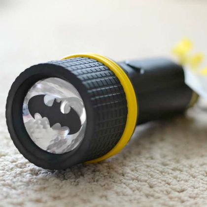 Batman Party Ideas For Adults, Batman Party Favor Ideas, Batman Bday Party Ideas, Batman 5th Birthday Party, Batman Birthday Party Activities, Batman Birthday Party Ideas Decoration, Batman Themed Food, Batman And Joker Birthday Party, Dc Birthday Party Ideas