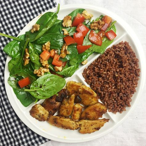 Plato completo: Heura con arroz salvaje y ensalada Tandoori Chicken, Bon Appetit, Meal Prep, Clean Eating, Food And Drink, Nutrition, Healthy Recipes, Snacks, Chicken