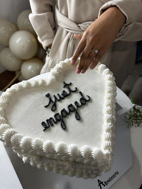 Simple White Engagement Cake, Engaged Af Cake, Surprise Engagement Party After Proposal, Post Proposal Party Ideas, Engagement Party Backyard Ideas, After Proposal Party, Engagement Sheet Cake, Nye Engagement Party, Engagement Cakes Simple