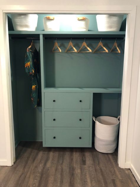 Small Closet Custom Shelves, Small Efficient Closets, Closest Idea Small Room, Custom Reach In Closet Ideas, Bedroom Closet Layout Ideas, Interior Closet Paint, Walk In Closet Built Ins Diy, Small Closet Painting Ideas, Kids Closet Remodel