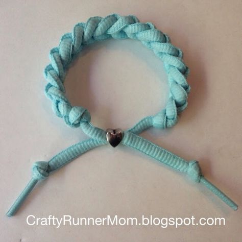 Crafty Runner Mom: DIY Tiffany blue shoelace bracelet tutorial Shoelace Bracelet, Hockey Crafts, Hockey Jewelry, Diy Bracelets How To Make, Bracelet Tutorials, Diy Leather Bracelet, Beaded Stuff, Lace Crafts, Diy Braids