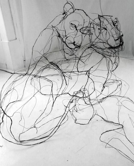 Wire Animal Sculptures that Look Like Scribbled Pencil Drawings by David Oliveira | Colossal Art And Illustration, Sculptures Sur Fil, Wire Drawing, Saatchi Gallery, Colossal Art, Art Et Illustration, Wire Sculpture, Sculpture Installation, Animal Sculptures