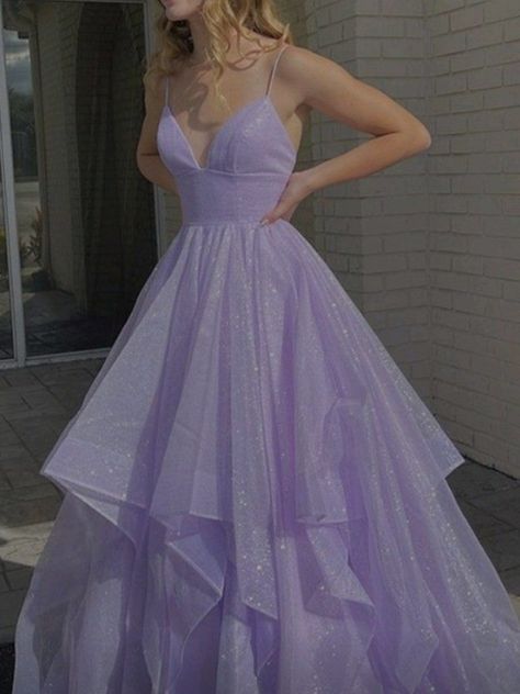 Tulle Gown Prom, Prom Dresses Purple, Flowy Prom Dresses, Lilac Prom Dresses, Formal Dresses Graduation, Dresses Purple, Stunning Prom Dresses, Purple Prom Dress, Graduation Dresses