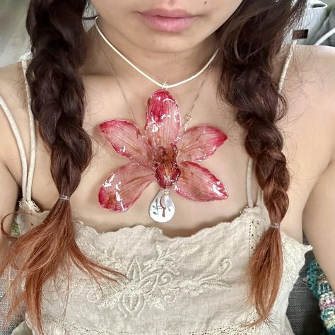 Real dahui orchid handmade necklace with crystal... - Depop Resin Flower Necklace Diy, Orchid Inspired Fashion, Orchid Aesthetic, Flower Necklace Diy, Resin Orchid Earrings, Orchid Accessories, Orchid Pendant, Orchid Jewelry, Orchid Necklace