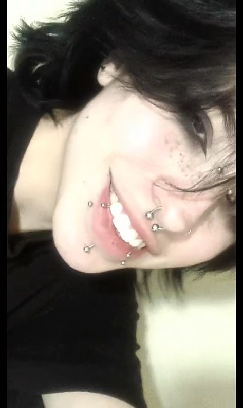 Angle Fangs And Snake Bites, Snakebite Piercing Men, Heavily Pierced Face, Snakebites Men, Mandible Piercing, Boys With Piercing, Masculine Piercings, Lip Piercing Men, Boy With Piercings