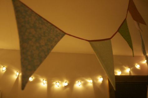 Bunting and Fairy Lights! Key to a girlie bedroom! Bunting Aesthetic, Bedroom Bunting, Flat Bedroom, Paper Bunting, Bedroom Stuff, Diy Ornaments, In The Bedroom, The Bedroom, Where The Heart Is