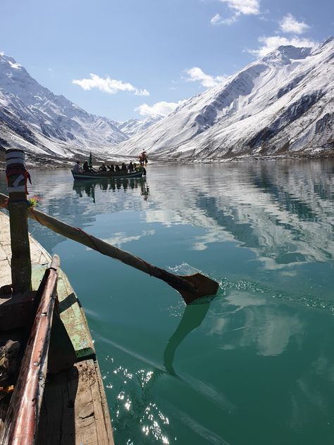 Lake Saif-ul-Maluk Saif Ul Malook Lake, Roger Broders, Pakistan Aesthetic, Kaghan Valley, Northern Pakistan, Beautiful Pictures, Places To Go, Pakistan, Vision Board