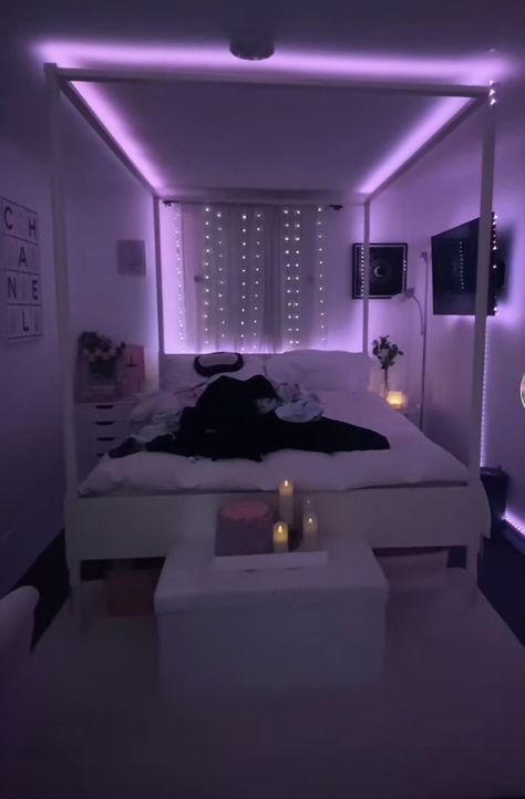 Luxury Bedroom Black, Luxury Bedroom Aesthetic, Black Luxury Bedroom, Room Organization Bedroom, Neon Bedroom, Luxury Room Bedroom, Black Bedroom Furniture, Chill Room, Room Redesign