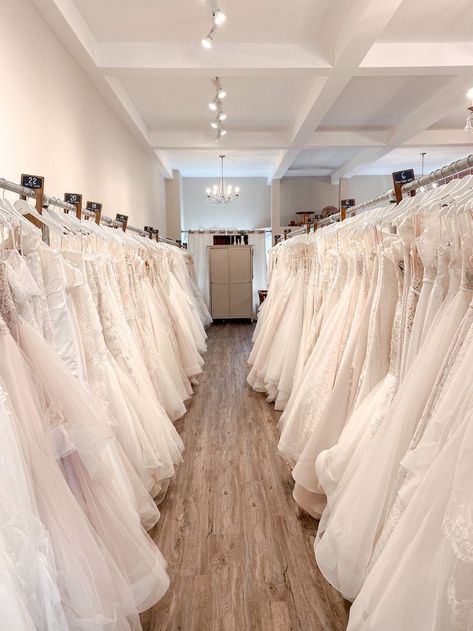 Bridal Shop Aesthetic, Wedding Dress Shopping Aesthetic, Girly Homescreen, Bridal Shop Interior, Bridal Shop Ideas, Bridal Boutique Interior, Simple Lace Wedding Dress, Bridal Showroom, Wedding Dress Boutique