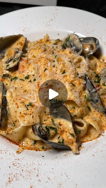 Chef Kilo P. on Instagram: "Seafood Fettuccine 🦞 • No because the flavor in this was 10/10 🤤 Every bite had seafood (crawfish, clams and mussels) Easily one of the top 3 pastas I’ve made!  • Adding the full recipe to the site so make sure y’all go try it! ❤️" Mussel Pasta Recipe, Mussels Pasta Recipe, Mussels Recipe Pasta, Clam Pasta Recipe, Seafood Fettuccine, Clams And Mussels, Mussels Pasta, Seafood Alfredo, Garlic Butter Pasta