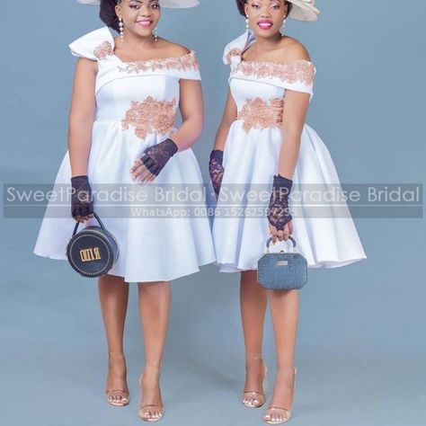 Wedding Dresses For Maids, Lace Dress Classy, African Bridesmaid Dresses, Dresses With Appliques, African Dresses For Kids, Short African Dresses, Short Dress Styles, African Wear Dresses, Dinner Dress Classy