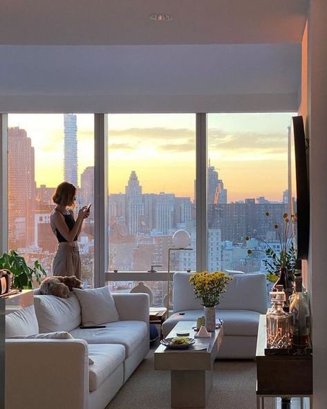 Nyc Aesthetic Apartment, Nyc Apartment Bedroom, Apartment With View, Nyc Apartment Aesthetic, Apartamento New York, Appartement New York, Apartment View, Apartment Goals, Hey Beautiful