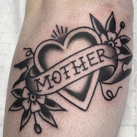 Tattoo Heart Ideas, Traditional Tattoo Names, Mom Tattoos For Guys, Mom Tattoo Heart, Scroll Tattoos, In Memory Of Mom, Heart Tattoos With Names, Traditional Heart Tattoos, Mom Heart Tattoo