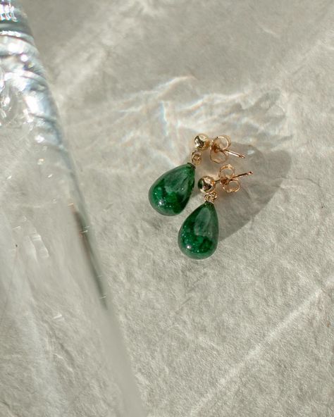 Emerald, the stone of renewal and growth, symbolizes wisdom and love. May’s birthstone 🤍 May Emerald, Emerald Earrings Drop, Silk Jewelry, Green Jewelry, May Birthstone, Emerald Earrings, Xmas Ideas, Emerald Stone, Green Earrings