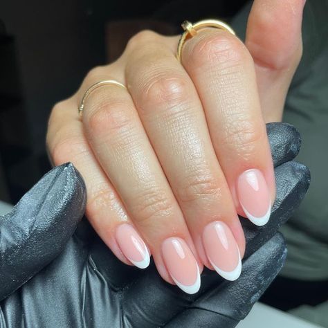 𝐓𝐇𝐄 𝐍𝐀𝐈𝐋 𝐑𝐎𝐎𝐌 𝐌𝐀𝐍𝐂𝐇𝐄𝐒𝐓𝐄𝐑 on Instagram: "ALMOND FRENCH 🤍 #frenchmani #frenchmanicure #biab #biabnails #buildergel #buildergelnails #naturalnails #thegelbottleinc #thegelbottle #thegelbottleuk #navyprotools #manchesternails #manchesternailtechnician #nailinspo #nailsoftheday #gelbottlebiab19 #gelnails #naturalnails #frenchtips #nailinspo #nailideas #springnails #nailsofinstagram #gelbottlebiab18" Rounded Acrylic Nails, Gel Nails French, Nails French Tip, Formal Nails, French Manicure Nails, Nail Room, Classic French Manicure, Simple Gel Nails, Work Nails