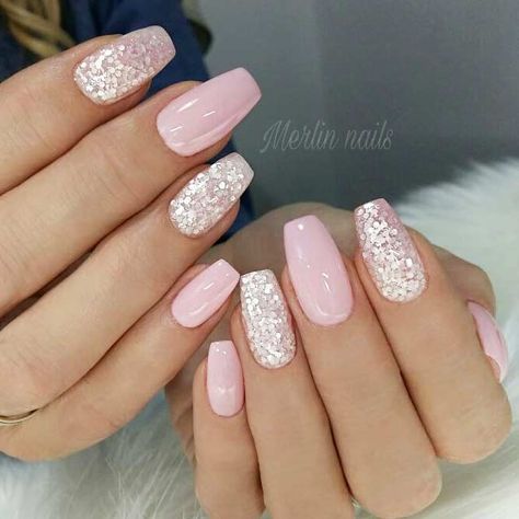 36 Graduation Nails Designs To Recreate For Your Big Day Graduation Nail Designs, Wedding Nail Art Design, Video Makeup, Graduation Nails, Pink Gel Nails, Her Nails, Super Nails, Nail Art Wedding, Sparkle Nails