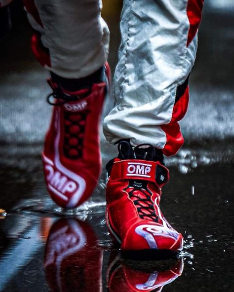 Wrestling Shoes Outfit, Racing Outfit, Tactical Laser, Biker Photography, Racing Shoes, Wrestling Shoes, Air Jordan Sneakers, Sneakers Men Fashion, Formula 1