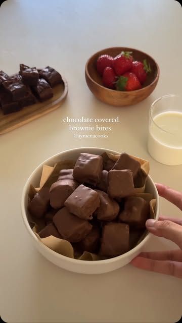 On The Go Aesthetic, Brownies Aesthetic, Go Aesthetic, Mini Brownie Bites, Brownies Bites, How To Make Brownies, Mini Brownies, Easy Dessert Recipes Quick, Chocolate Recipes Homemade