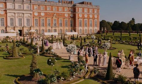 Bridgeton Aesthetic, Bridgerton Season 2, Royal Garden Party, Drama Aesthetic, Bridgerton Aesthetic, St James's Palace, British Homes, Regency House, Trailer Images