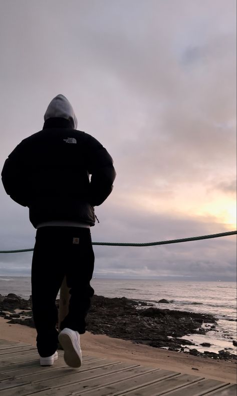 Faceless Guy Aesthetic, Instagram Plan, Instagram Men, Winter Photos, Aesthetic Boy, No Face, Face Photo, Face Men, Nike Tech