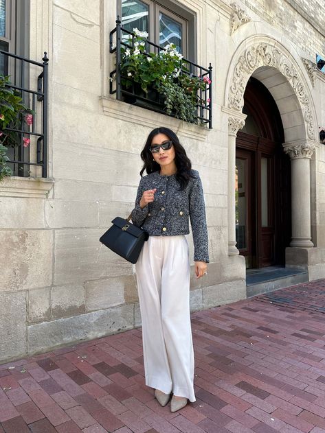 cropped tweed jacket + wide leg trousers // professional fall work outfit ideas for petite women Tweed Blazer Outfit, Networking Event Outfit, Event Outfit Ideas, Tweed Jacket Outfit, Corporate Attire Women, Networking Outfit, Elegantes Outfit Damen, Tweed Outfit, Classy Business Outfits