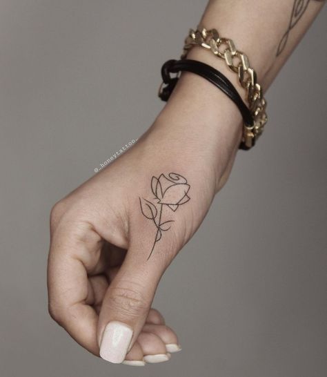 Side Of Thumb Tattoos For Women, Thumb Tattoos For Women, Finger Tattoo Ideas For Women, A Finger Tattoo, Black And White Rose Tattoo, Inner Finger Tattoo, Finger Tattoo Ideas, Little Rose Tattoos, Rose Tattoo Stencil